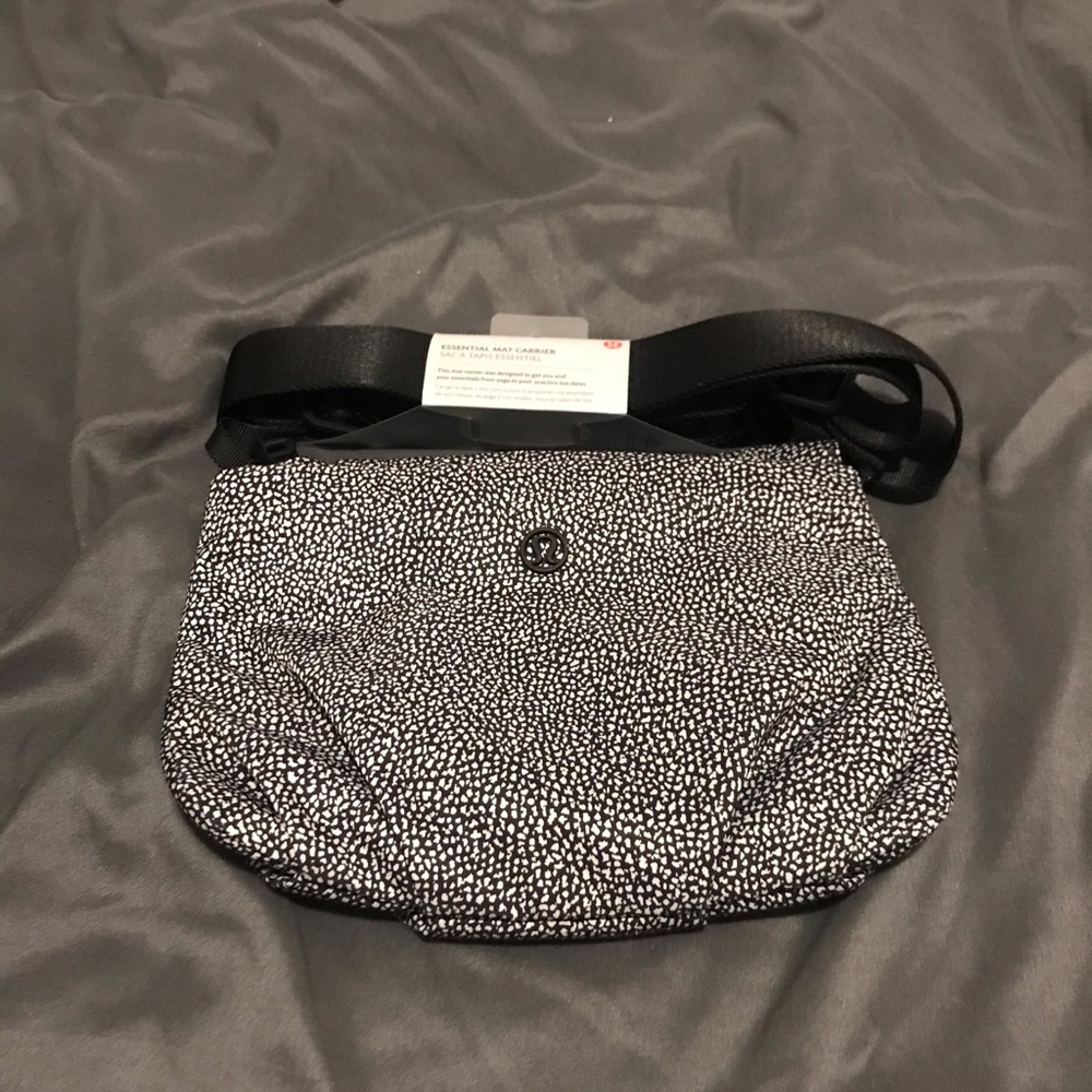 Lululemon Essentials Mat Carrier Bag - Picture 2 of 4